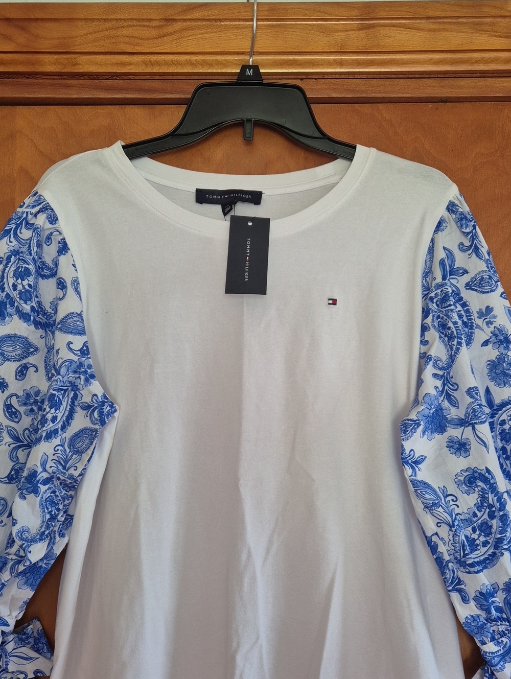 Tommy Hilfiger 100% Cotton White Top with Blue Floral Puff Sleeves - Picture 2 of 11